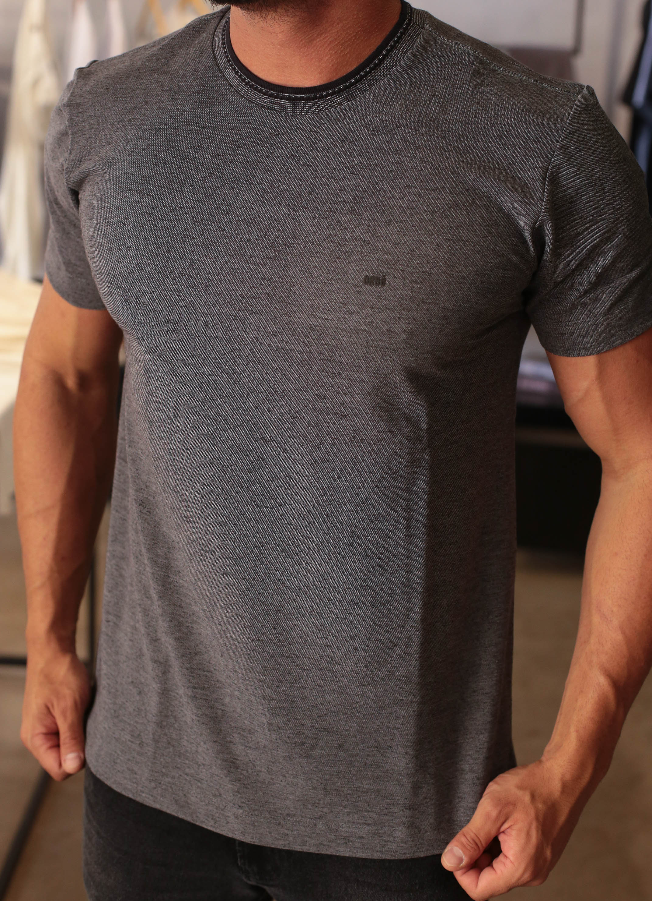 CAMISETA LINEN TOUCH PRETO URBO