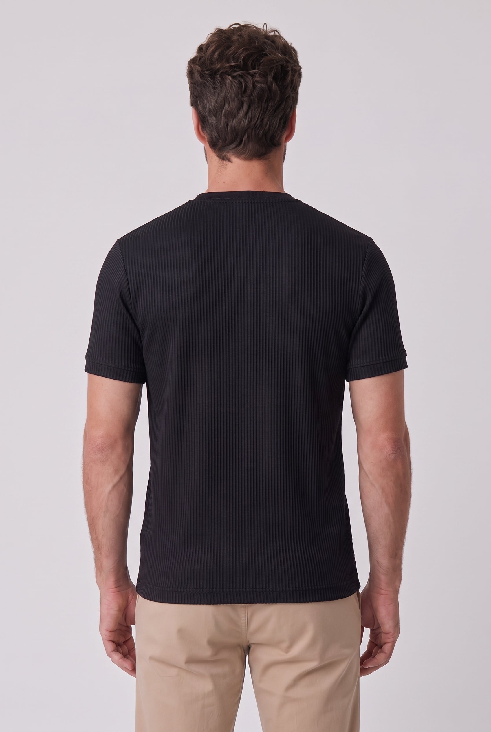 CAMISETA RAVELLO CANELADA PRETA ZIGMA