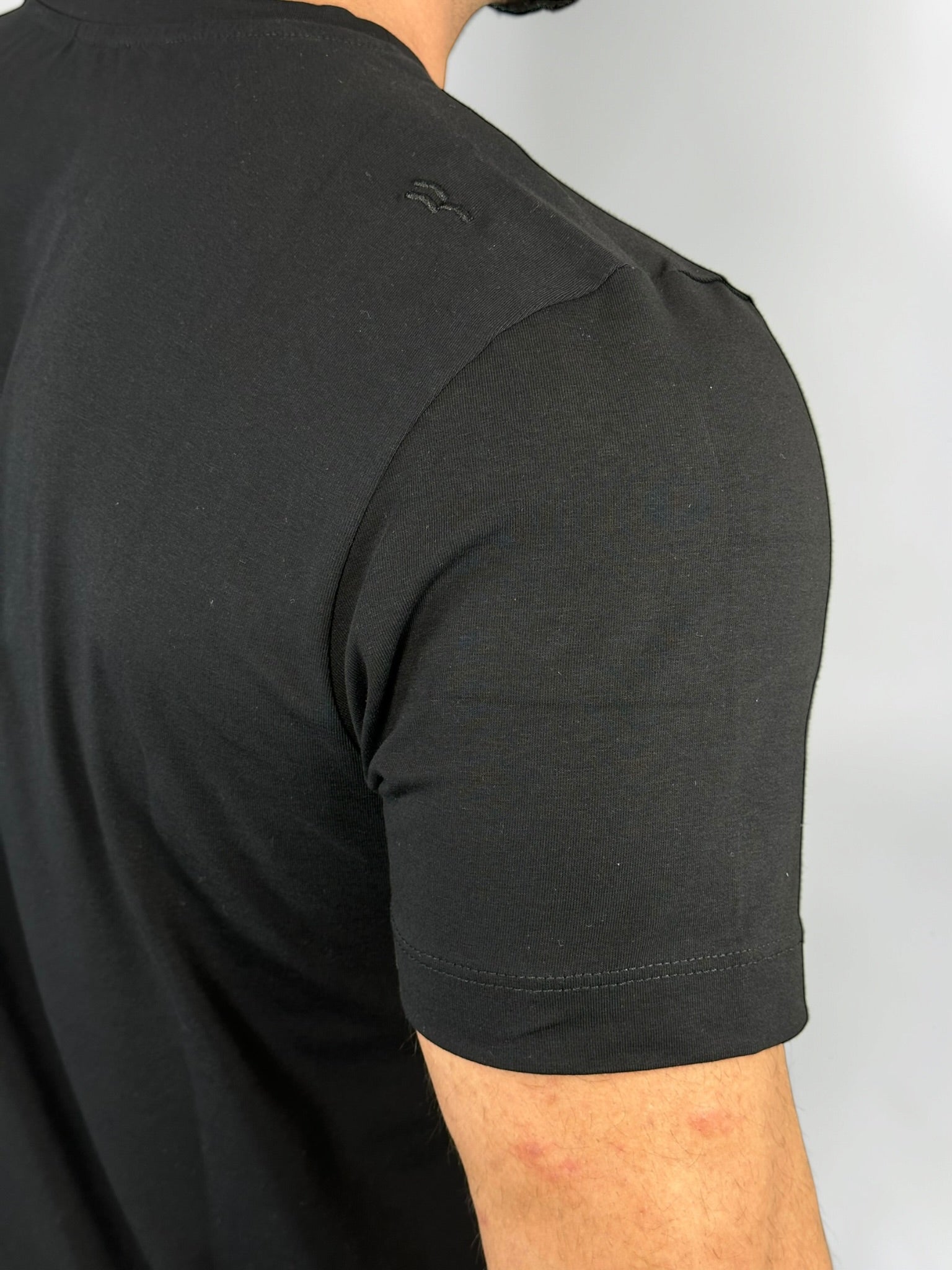 CAMISETA STRONG EGYPT PRETO URBO