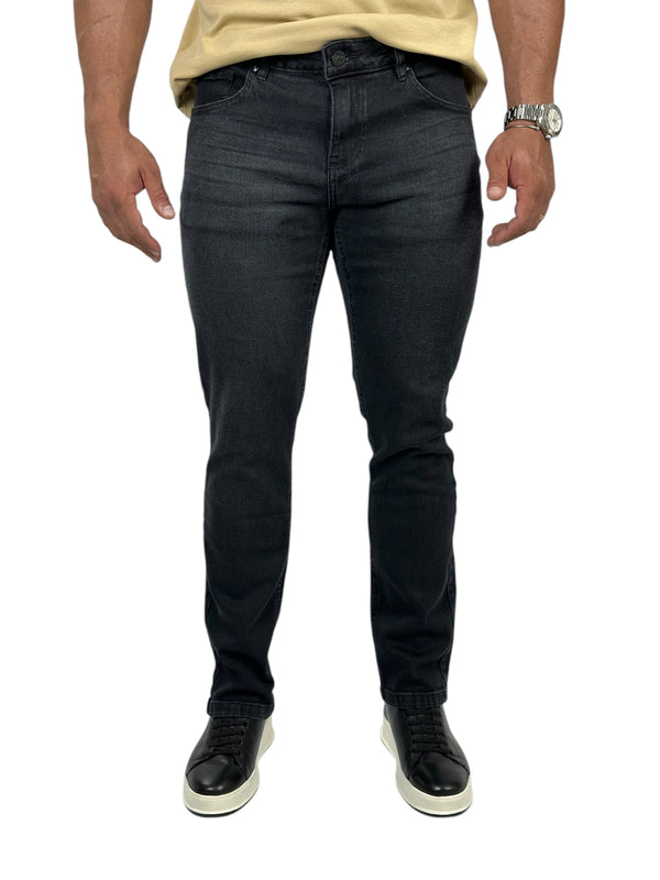 CALÇA DAREN REGULAR FIT TOTAL BLACK LIXADO LEE