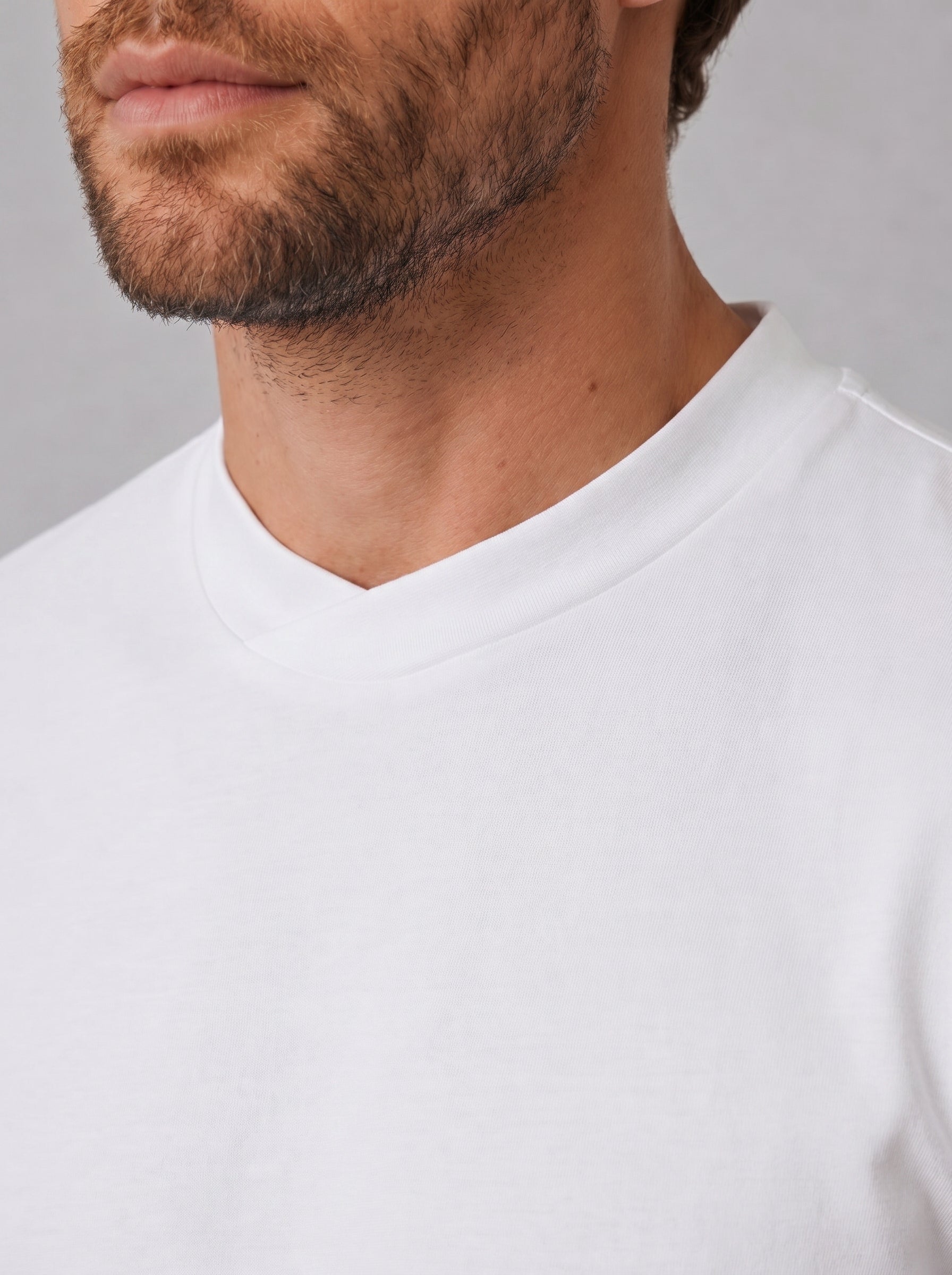 CAMISETA SUEDINE GOLA CRUZADA BRANCA ZIGMA