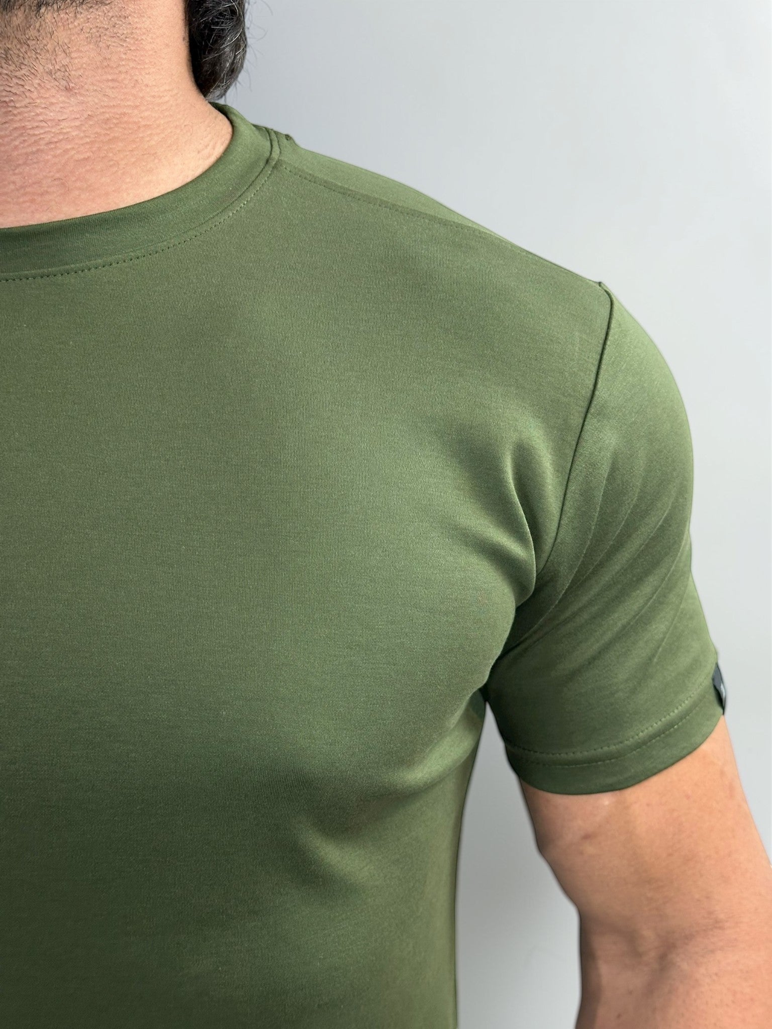 CAMISETA PIMA INTERLOCK VERDE MILITAR ZIGMA