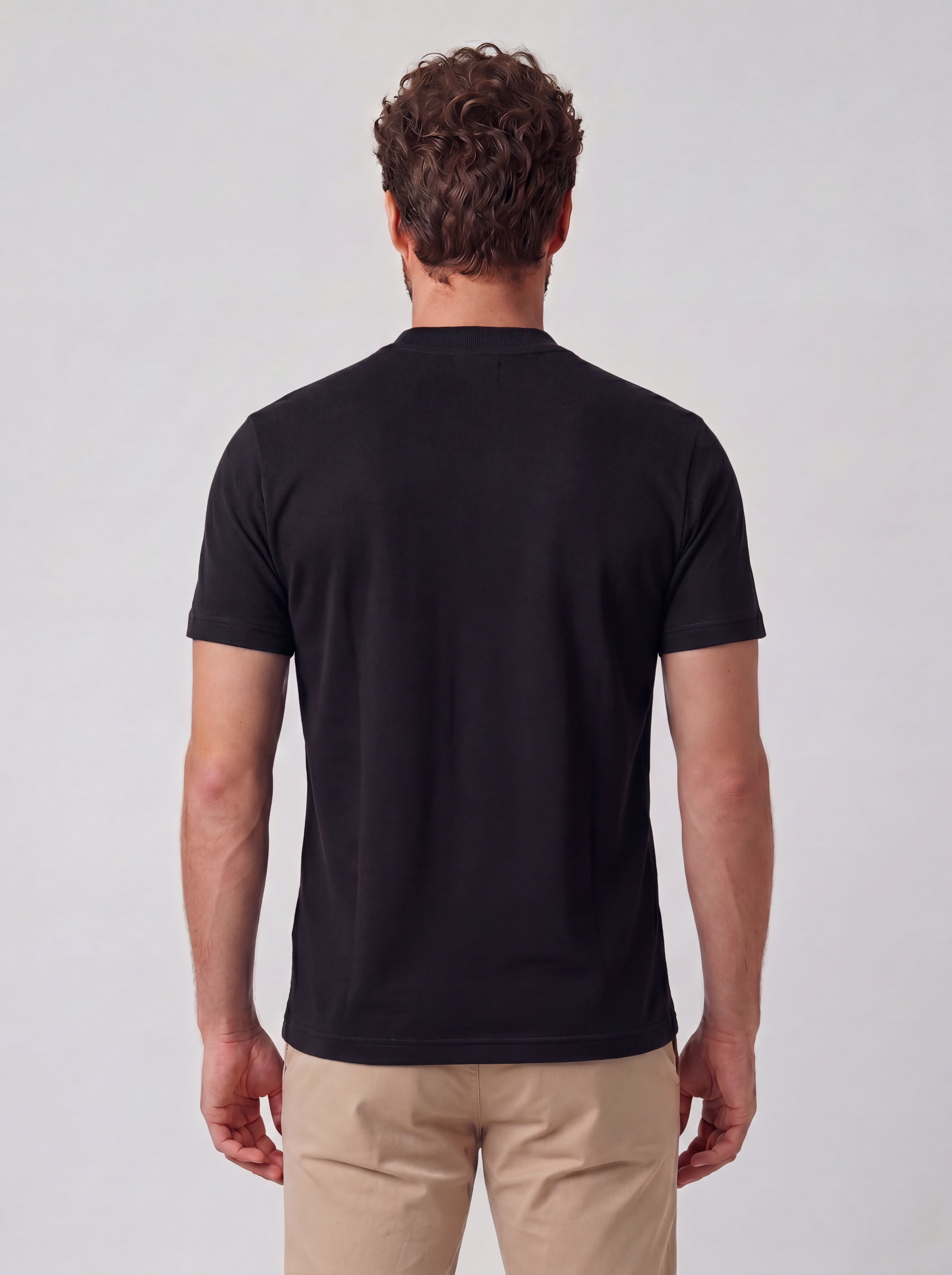 CAMISETA PIQUET SIGNATURE GOLA MEDIA PRETA ZIGMA