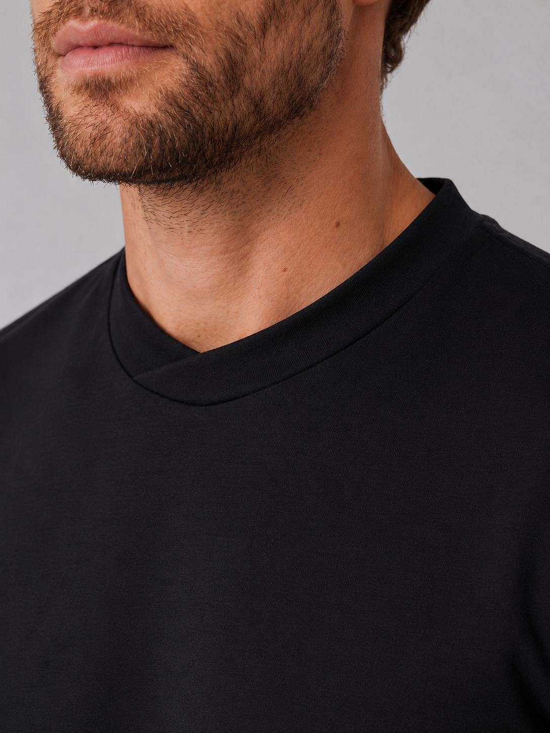 CAMISETA SUEDINE GOLA CRUZADA PRETA ZIGMA