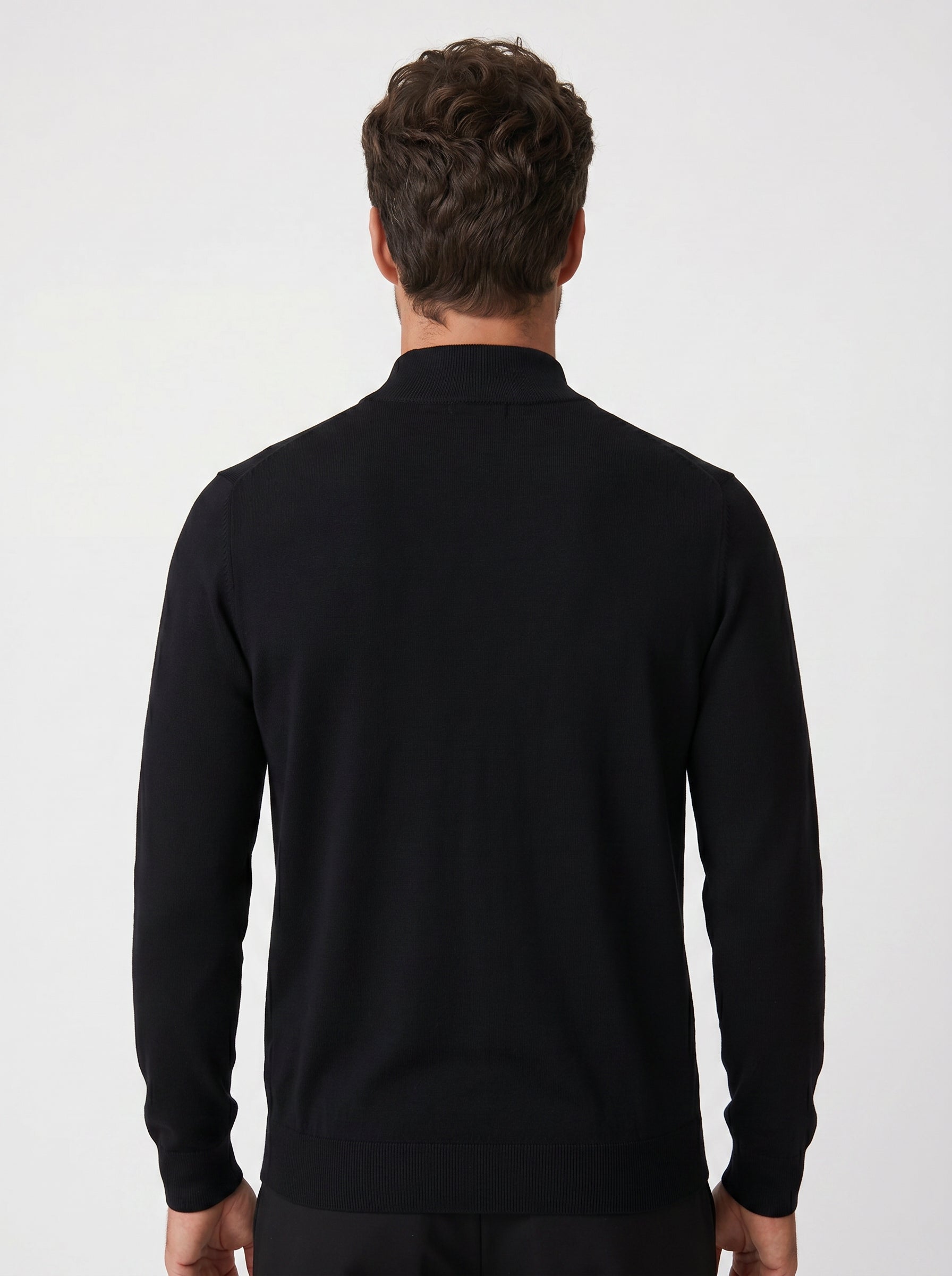 TRICOT GOLA ALTA ESSSENTIAL PRETO ZIGMA