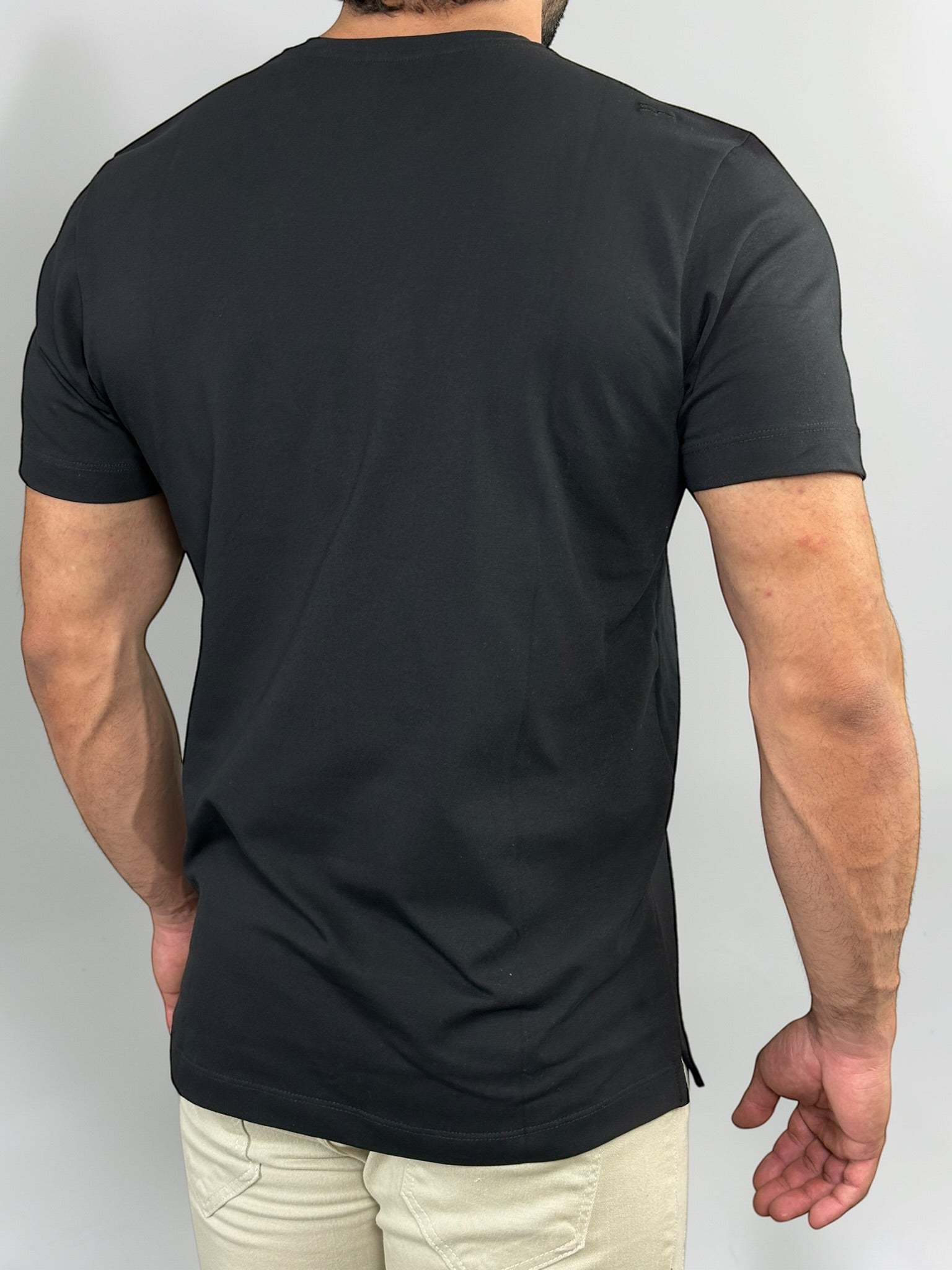 CAMISETA STRONG EGYPT PRETO URBO