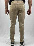 CALÇA SARJA TRADICIONAL MARROM URBO