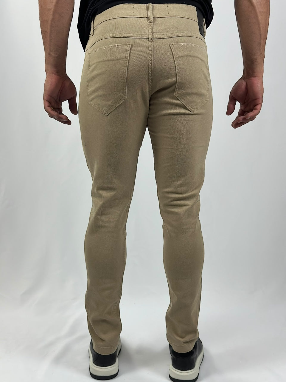 CALÇA SARJA TRADICIONAL MARROM URBO